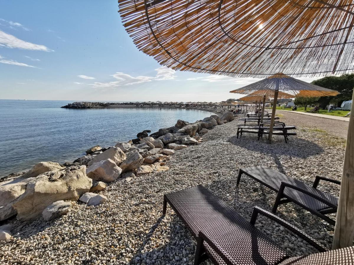 Aria Deluxe Superior 5 Star Apartment, Your Piece Of Heaven By The Sea & Park, With Sea & Park View Novigrad  Luaran gambar